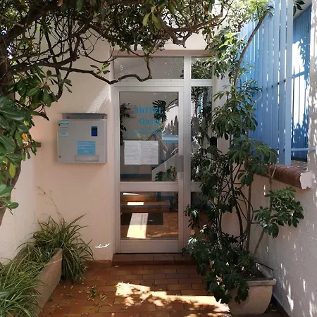 Oasis Ξενοδοχείο *