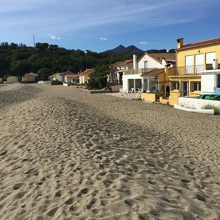 Oasis Ξενοδοχείο *